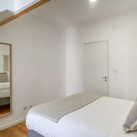 Charming Apartment- Authentic Experience In Graca * Lisbon