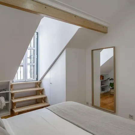 Charming Apartment- Authentic Experience In Graca Apartment Lisbon