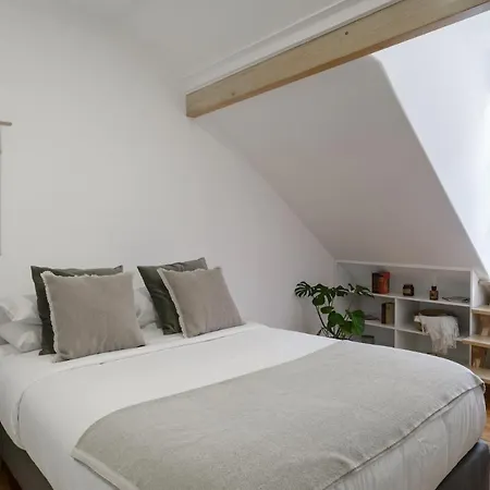 Authentic Graca - Cozy Flat With Local Soul דירה *